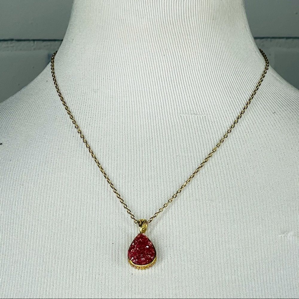 10/$25🦋 T&J Designs Pink Druzy Pendant Necklace